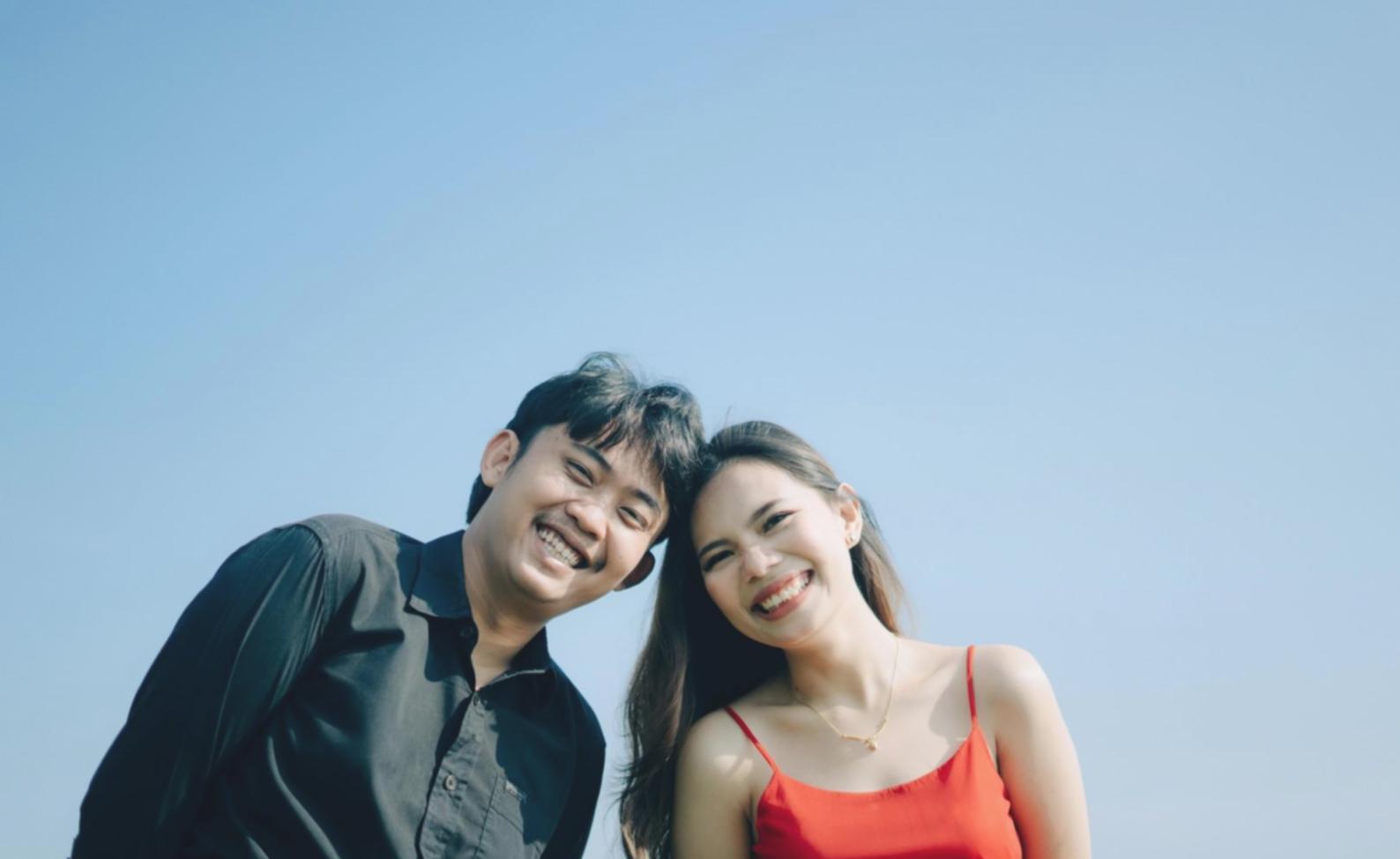 Famille heureuse partageant un moment de complicité ensemble